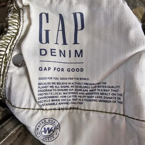 GAP Women's Camo Distressed Best Girlfriend Jeans Size 28 - Picture 6 of 12
